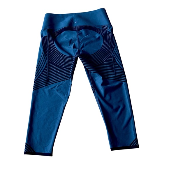 Fanka Body Sculpt Side Pocket Capri Leggings Size XL - Picture 6 of 10